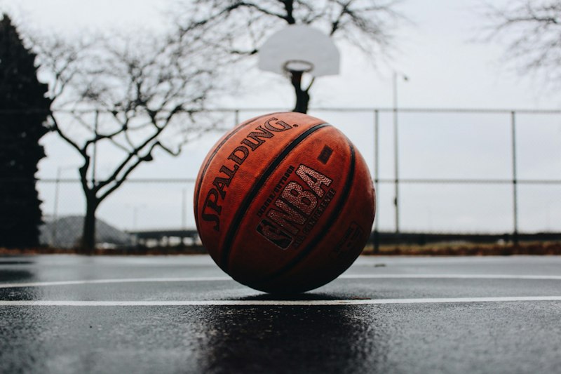 Équipe de basket en action